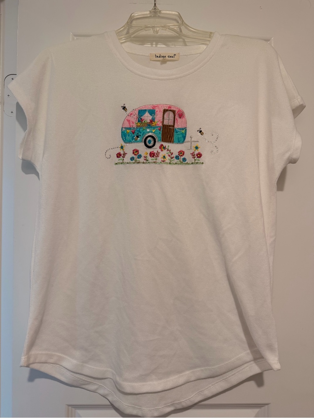 Indigo Soul Embellished Camper Graphic Super Soft Top Women’s Small